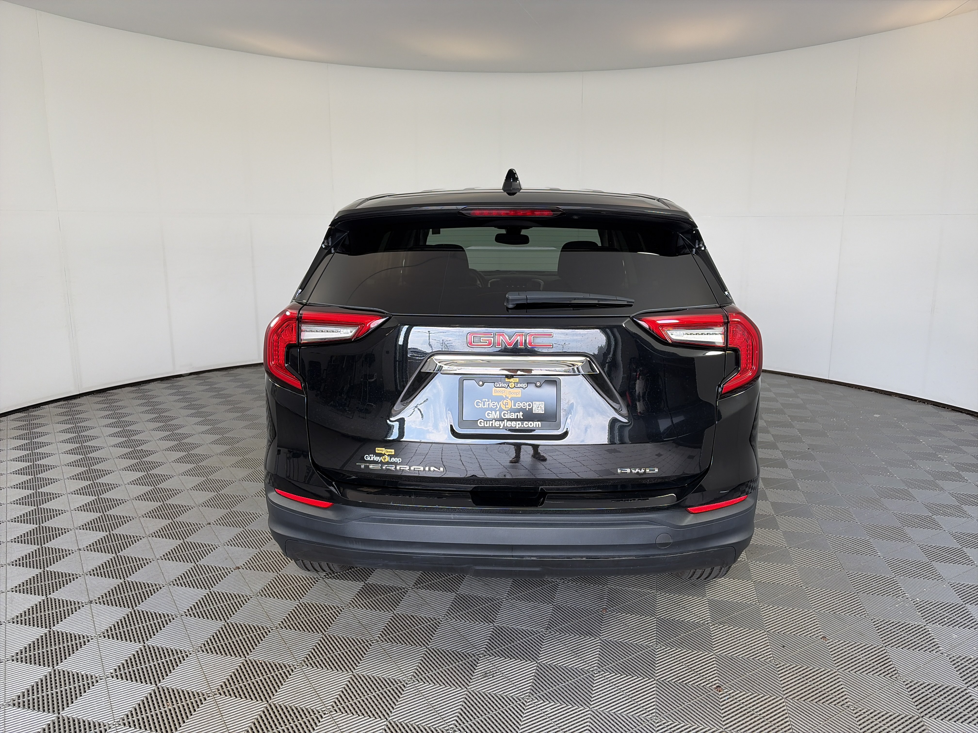 Certified 2024 GMC Terrain SLE AWD/4WD image 9