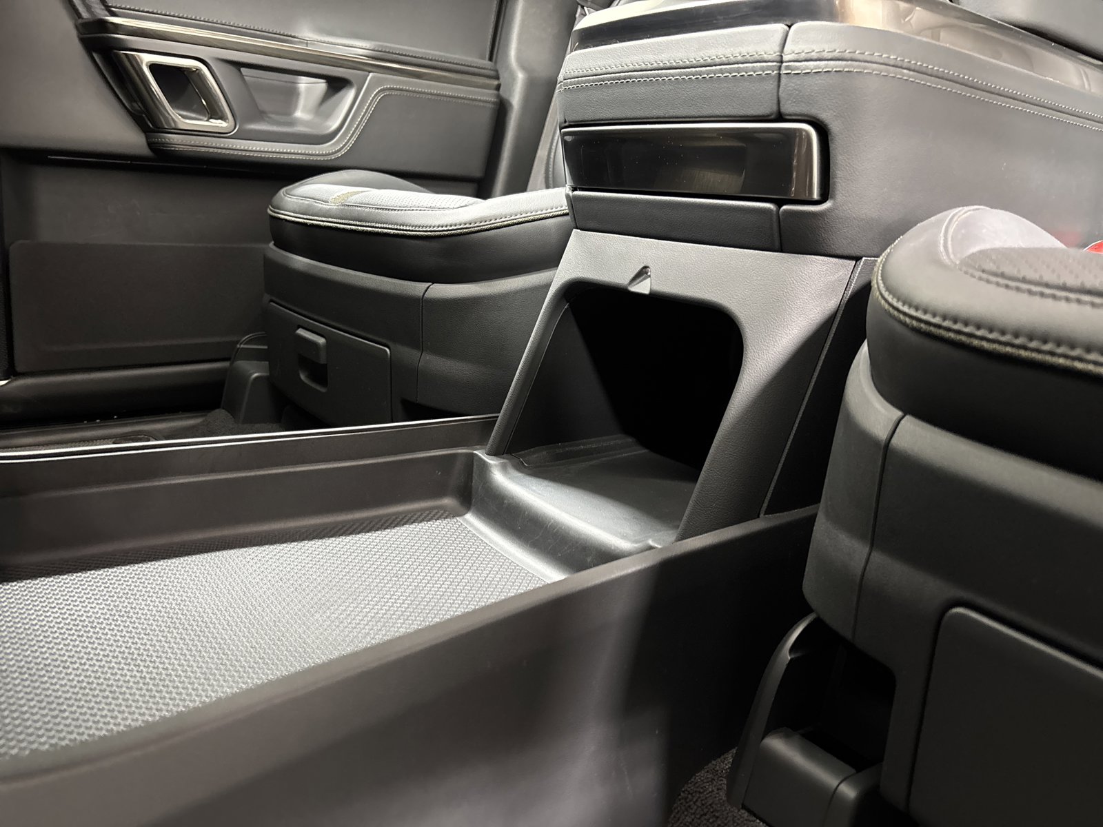 Used 2022 Rivian R1S Launch Edition image 33