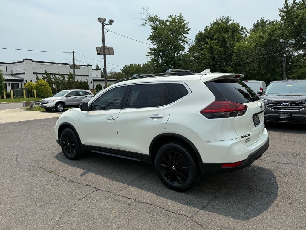 Used 2018 Nissan Rogue SV w/ Premium Package AWD/4WD image 5