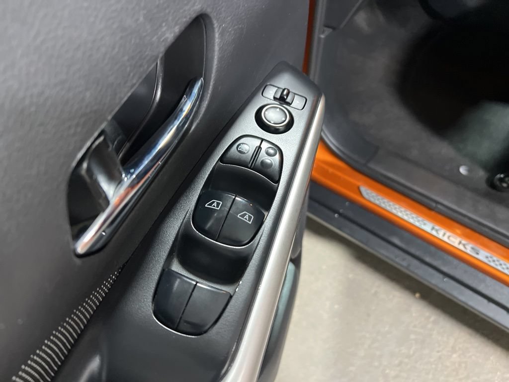 Used 2020 Nissan Kicks SV FWD image 19