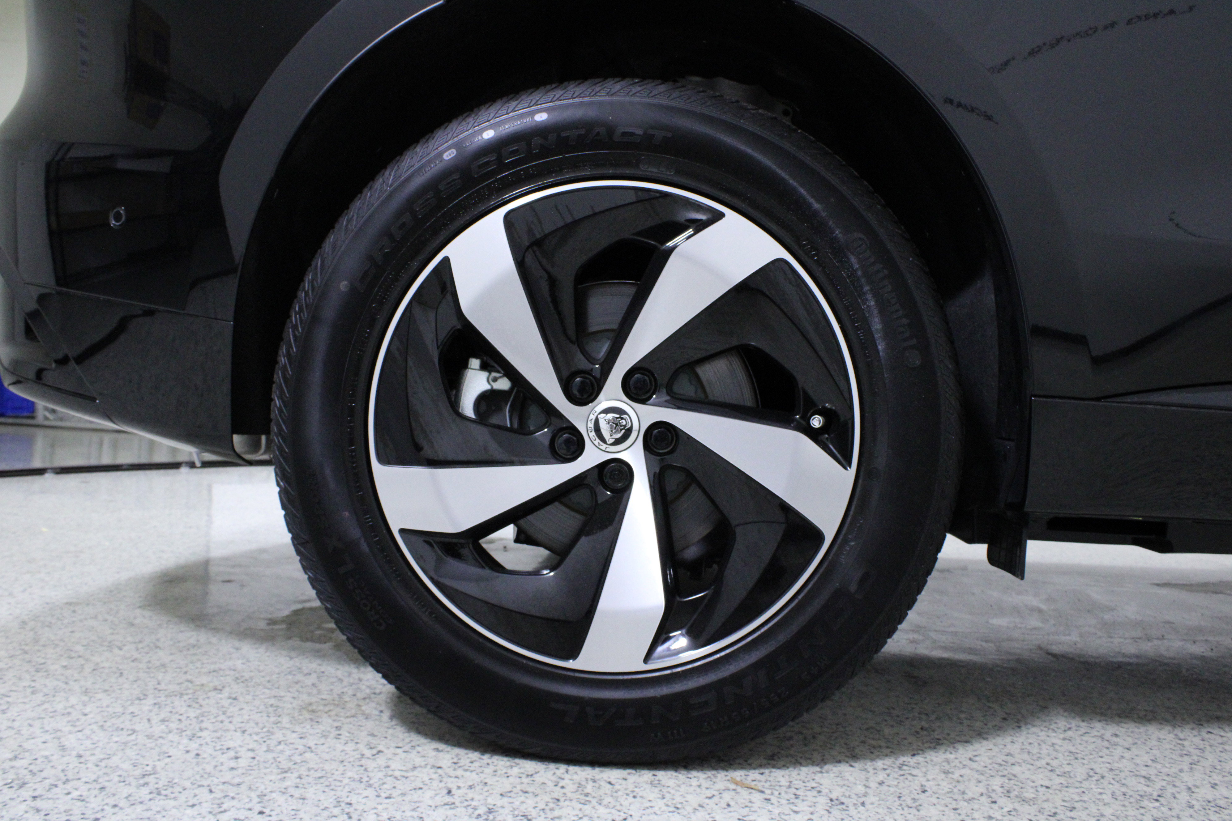 New 2026 Jaguar F-PACE R-Dynamic S image 8