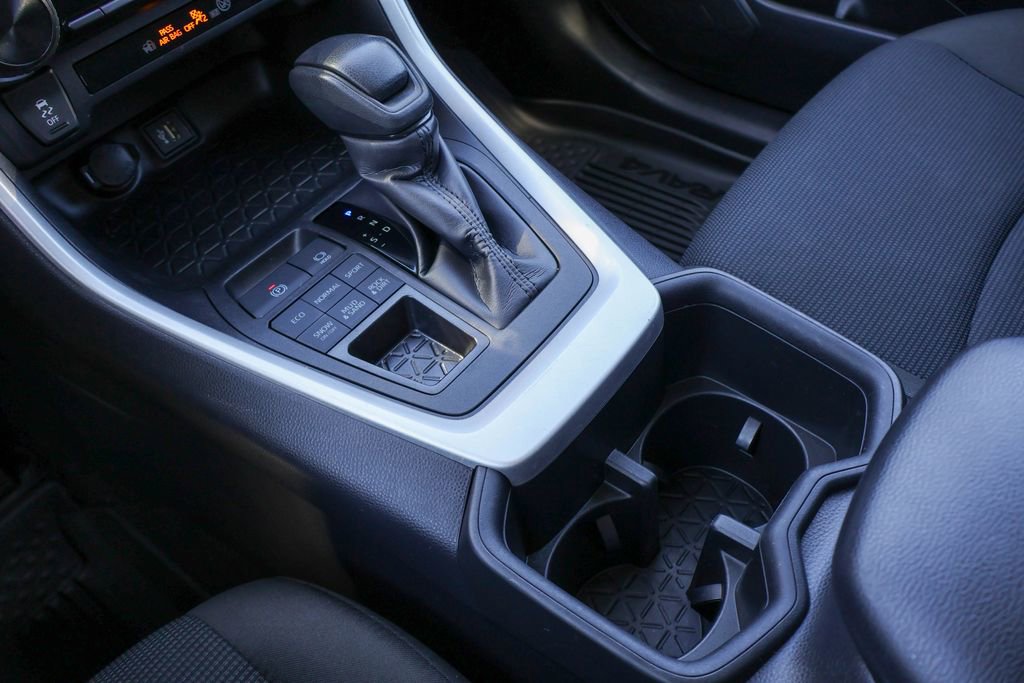 Used 2024 Toyota RAV4 LE image 15