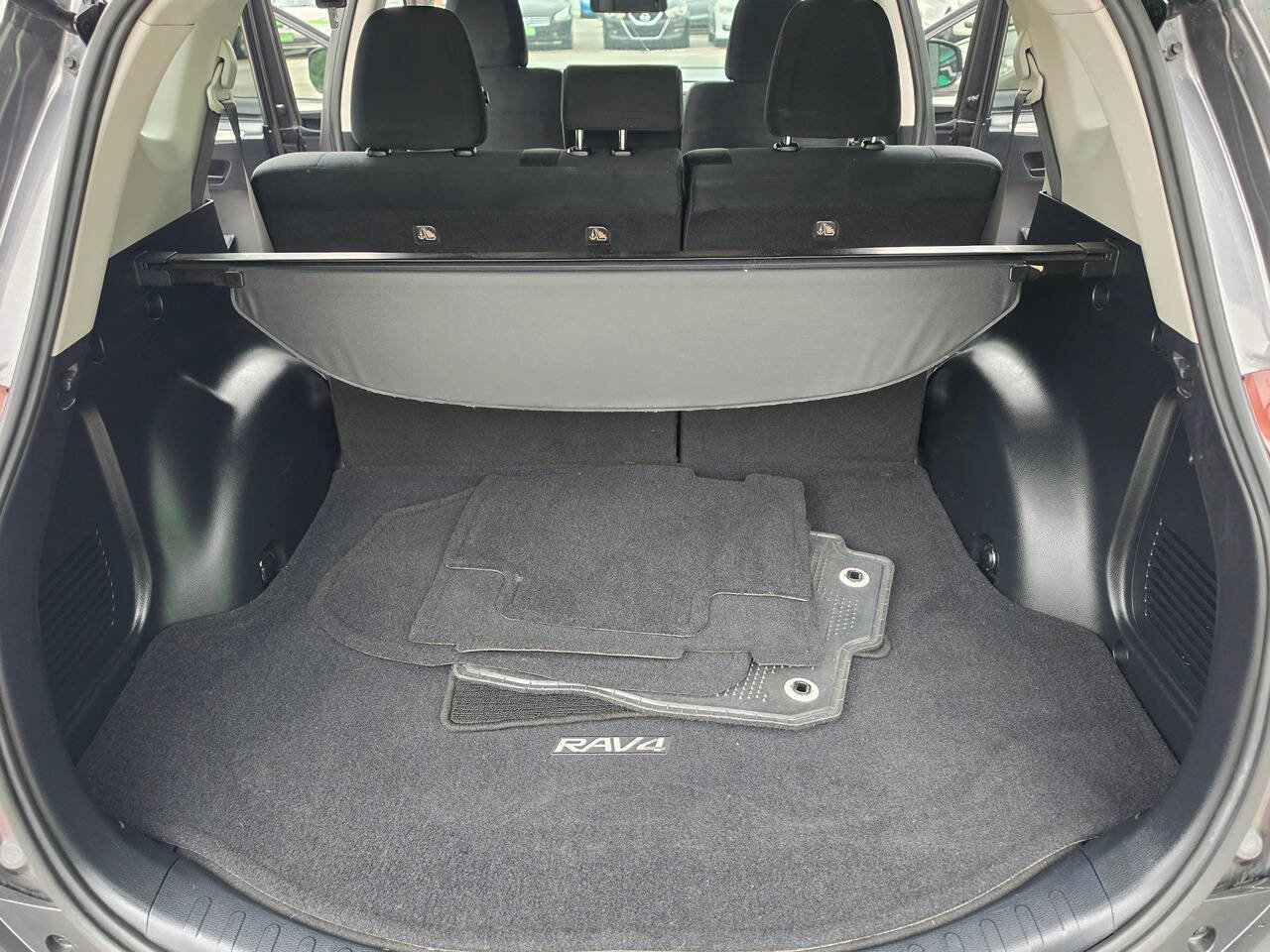 Used 2013 Toyota RAV4 XLE FWD image 25
