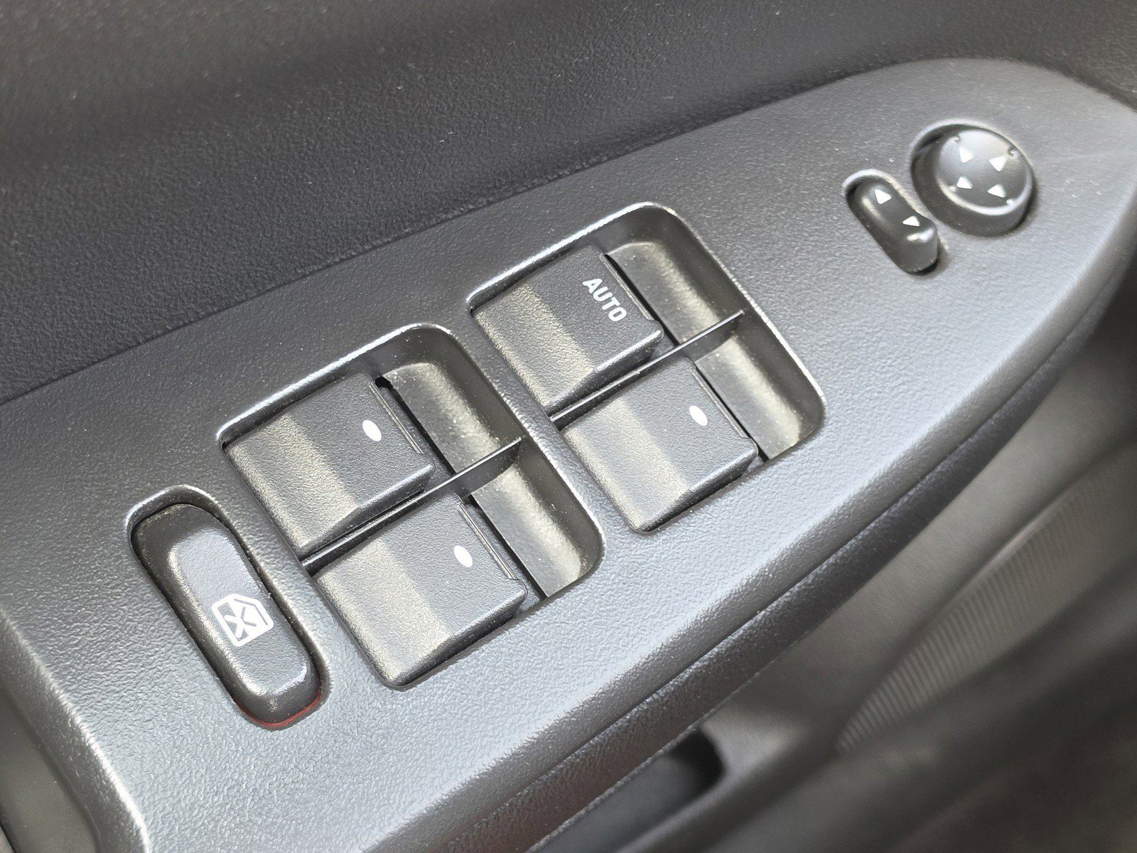 Used 2015 Chevrolet Impala LT w/ LT Sunroof Package FWD image 14