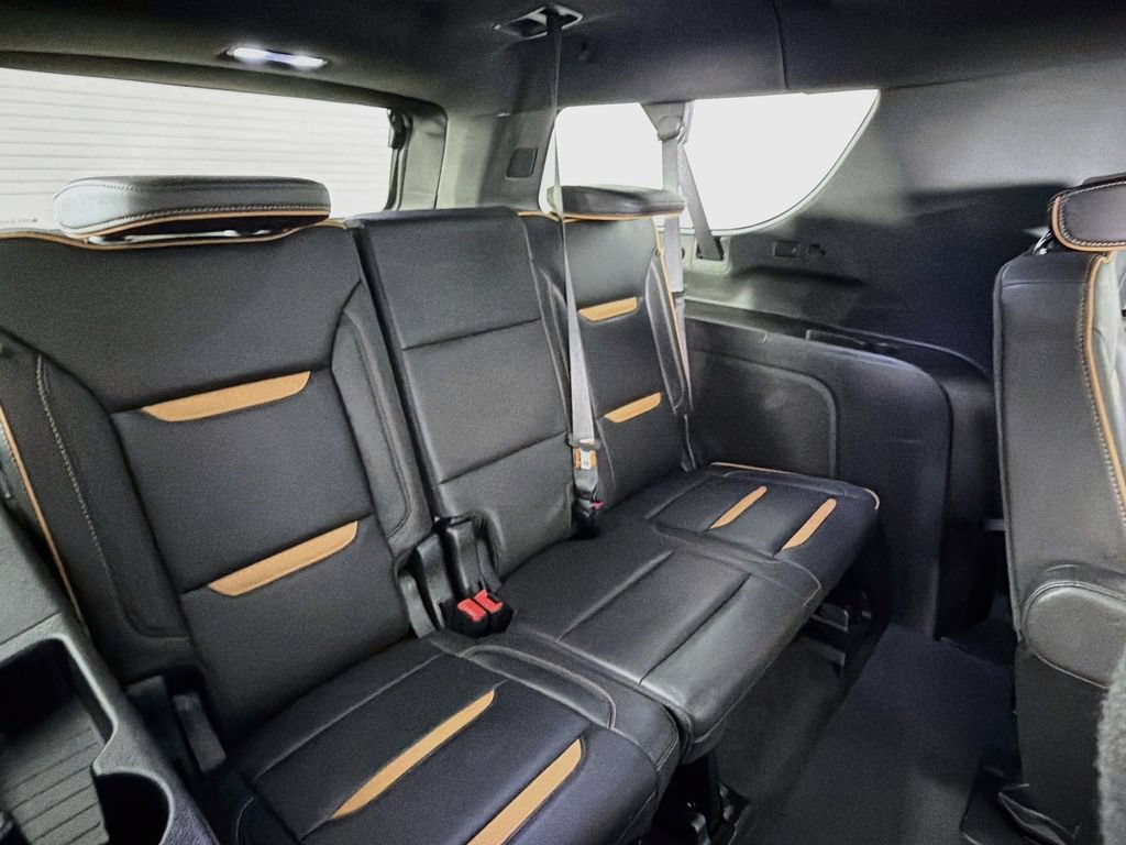 Used 2024 GMC Yukon XL AT4 w/ Technology Package AWD/4WD image 28