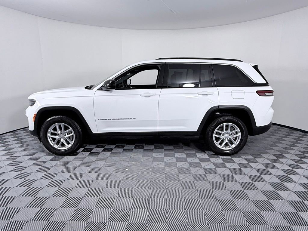 Used 2025 Jeep Grand Cherokee Laredo X w/ Luxury Tech Group I image 7