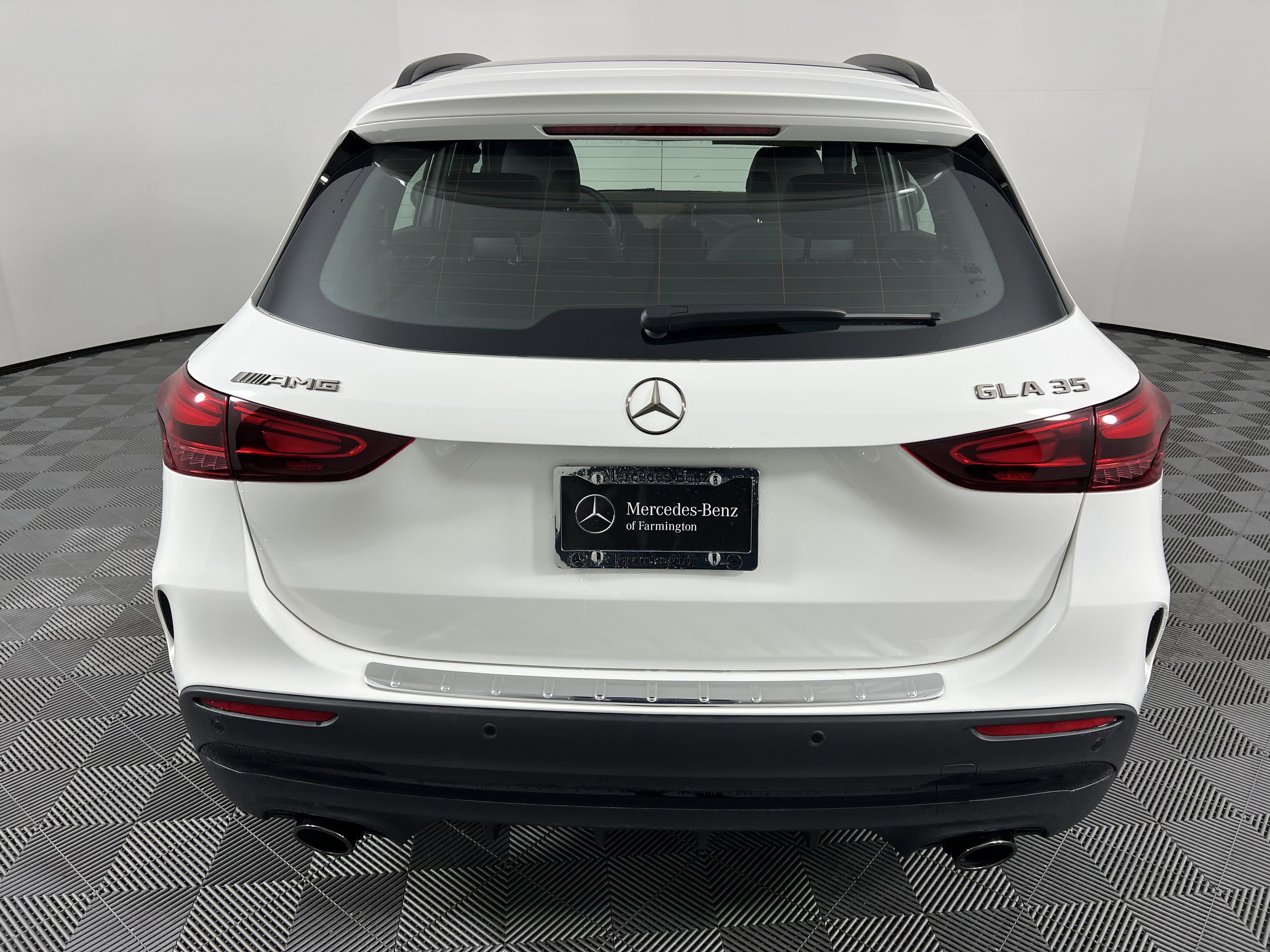 New 2025 Mercedes-Benz GLA 35 AMG 4MATIC image 11