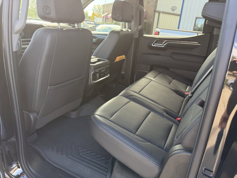 Used 2024 Chevrolet Silverado 1500 LTZ image 15