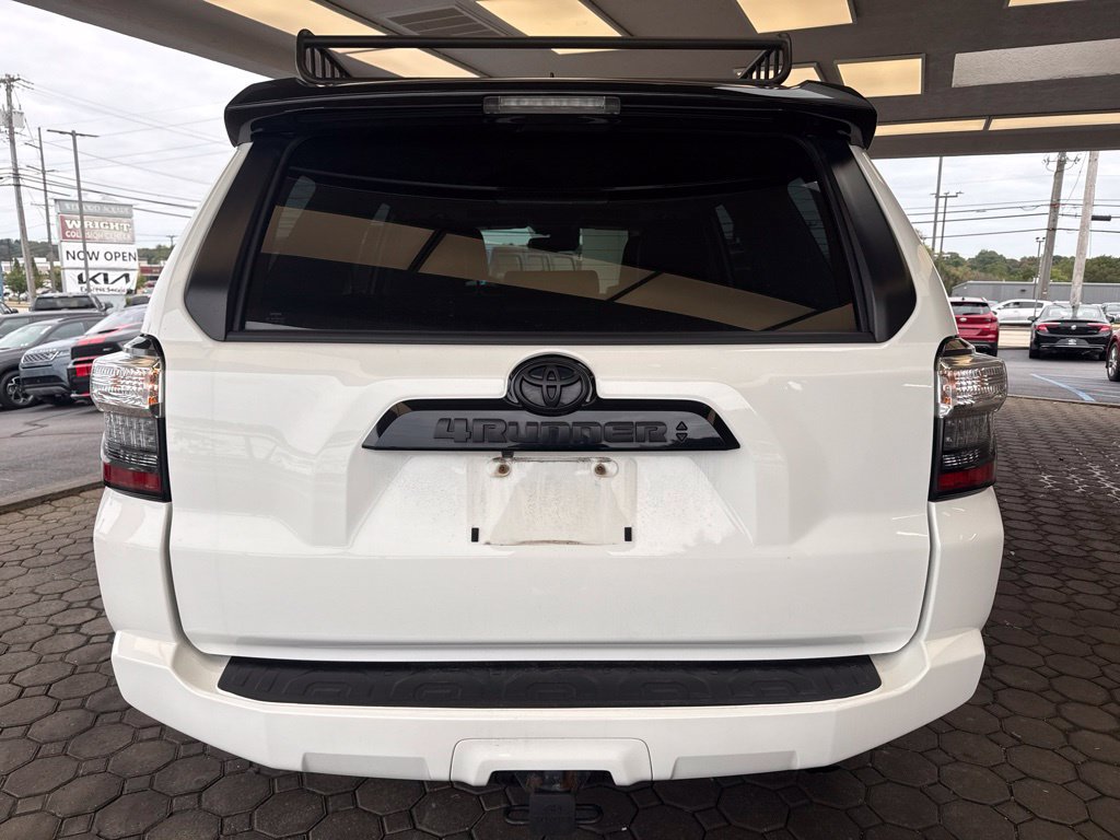 Used 2021 Toyota 4Runner Venture w/ Moonroof Package AWD/4WD image 7