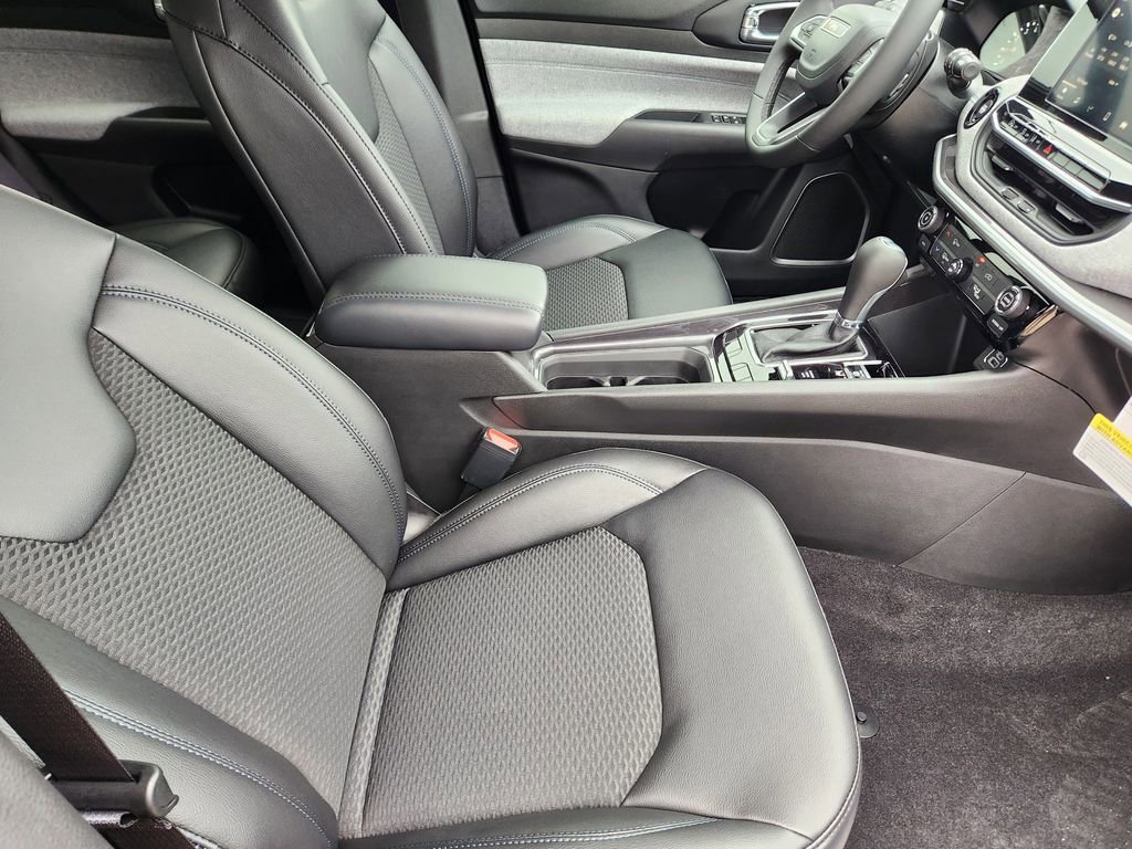 New 2026 Jeep Compass Latitude image 10