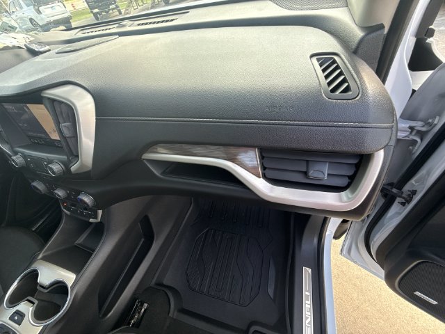 Certified 2022 GMC Terrain Denali w/ LPO, Floor Liner Package AWD/4WD image 30