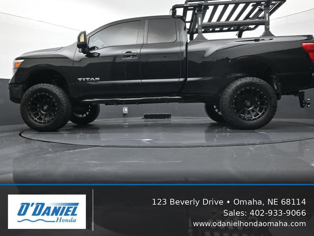 Used 2017 Nissan Titan S AWD/4WD image 10