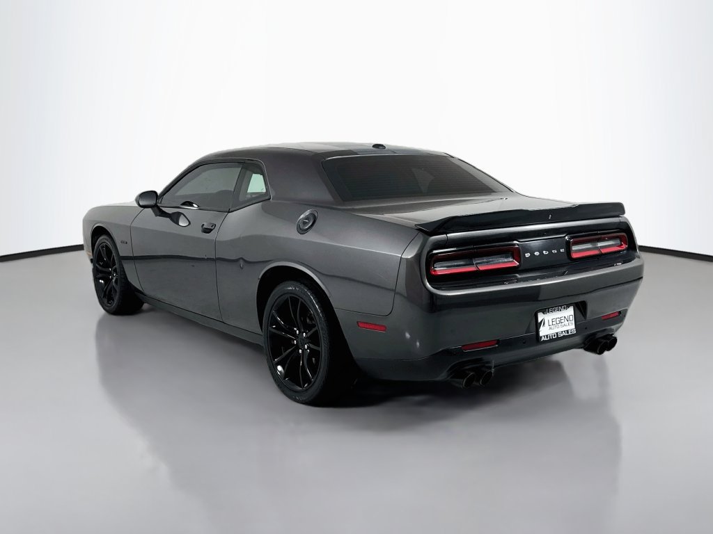 Used 2016 Dodge Challenger R/T w/ Driver Convenience Group RWD image 8