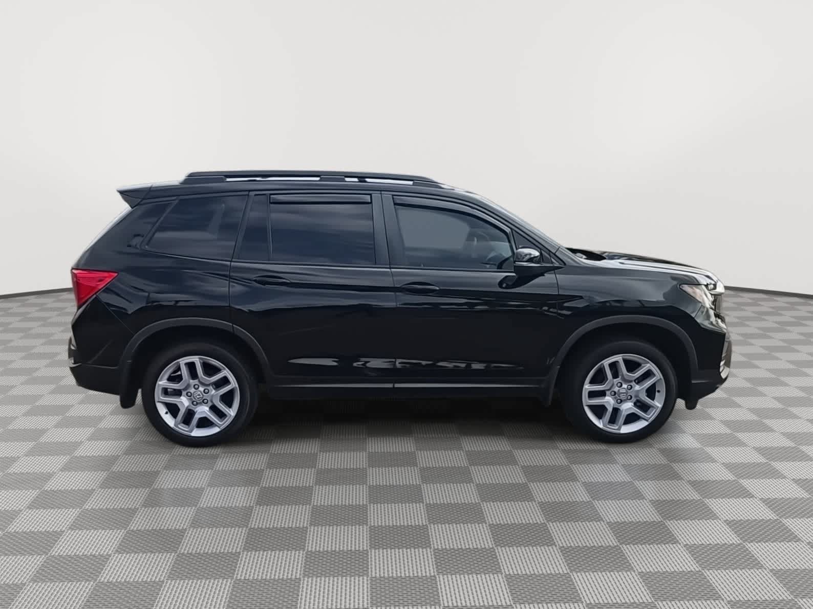 Used 2025 Honda Passport EX-L image 9