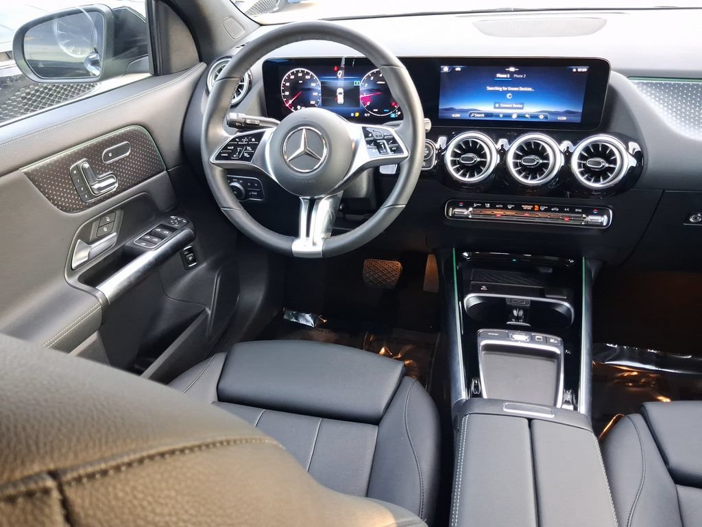 Used 2025 Mercedes-Benz GLA 250 4MATIC w/ Winter Package image 10