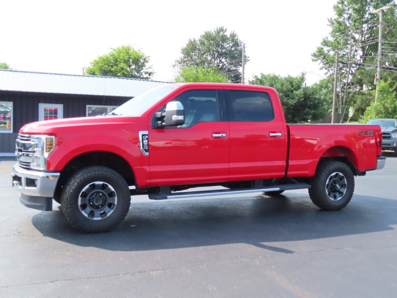 Used 2019 Ford F250 Lariat w/ Lariat Ultimate Package AWD/4WD image 2