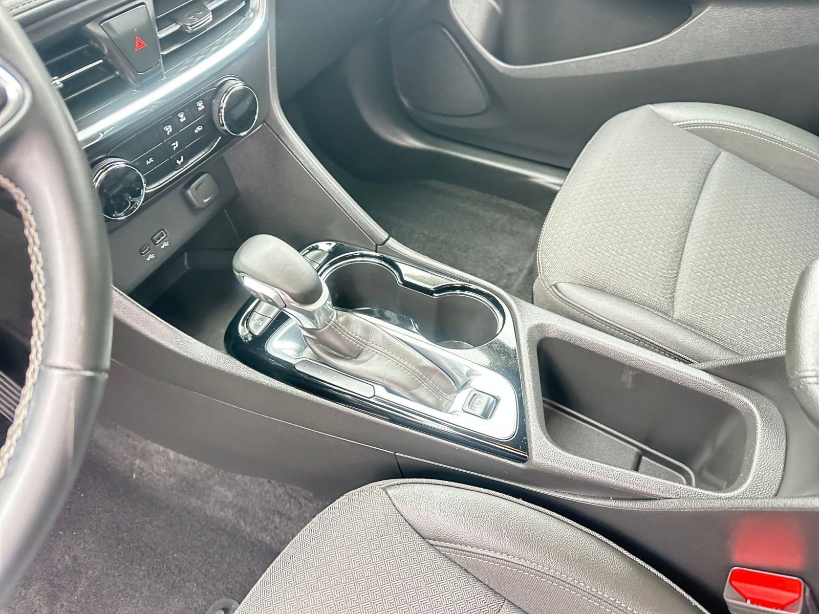 Used 2025 Buick Encore GX Preferred image 41