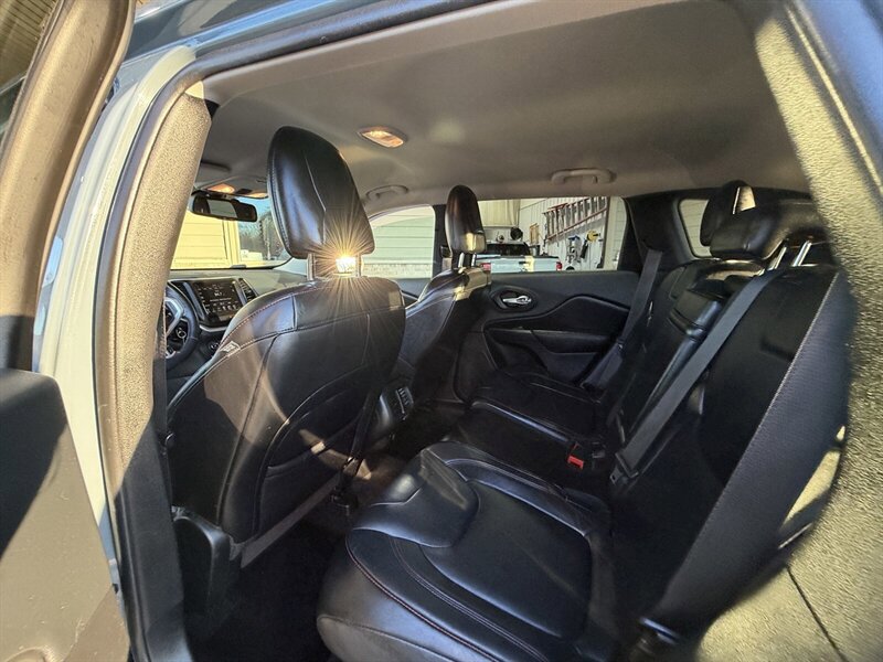 Used 2014 Jeep Cherokee Trailhawk w/ Leather Interior Group image 12