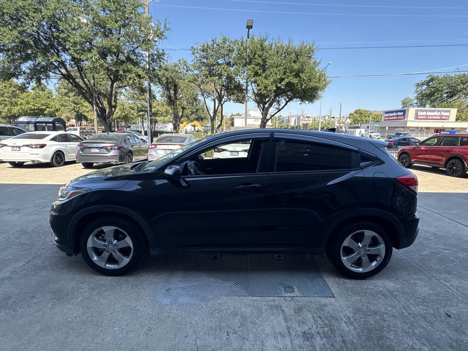 Used 2021 Honda HR-V LX image 3
