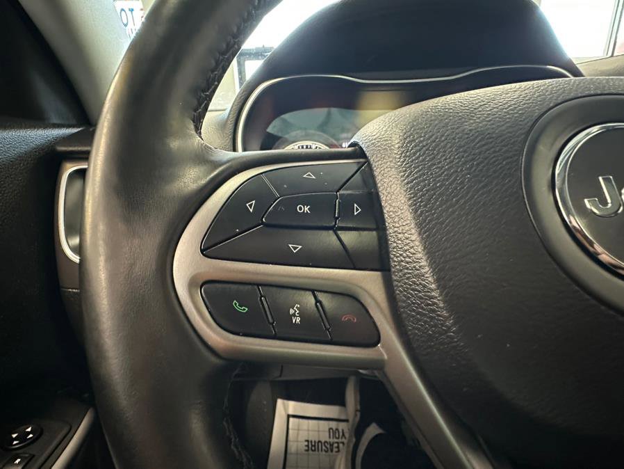 Used 2021 Jeep Cherokee Latitude Lux w/ Sun & Sound Group AWD/4WD image 45