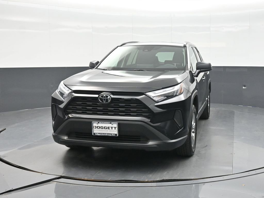 Used 2025 Toyota RAV4 LE image 12