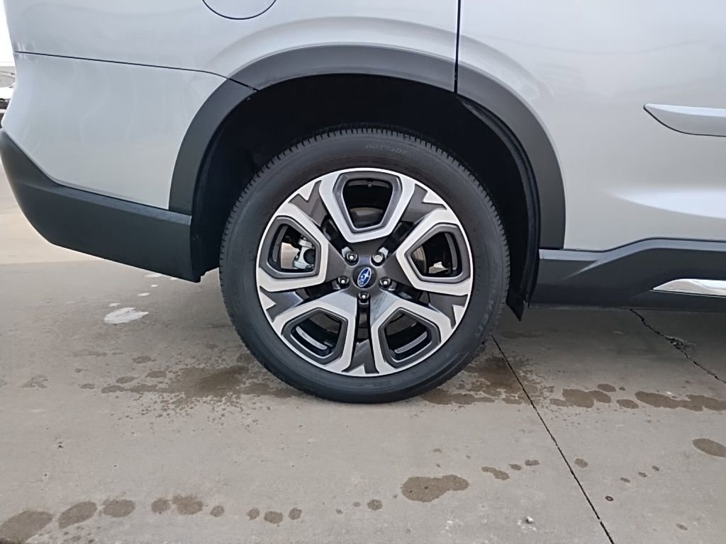 Used 2025 Subaru Ascent Limited image 16