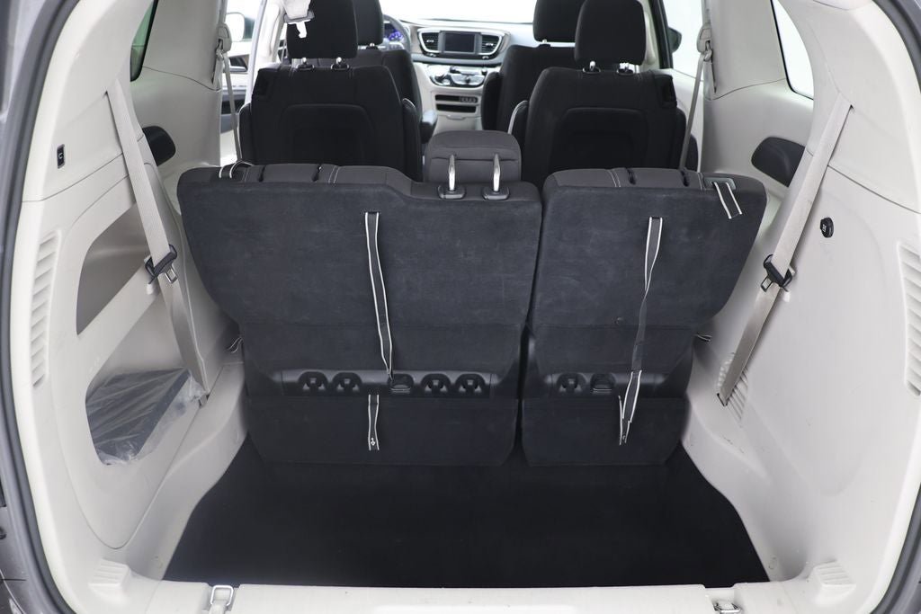 Used 2023 Chrysler Voyager LX FWD image 25