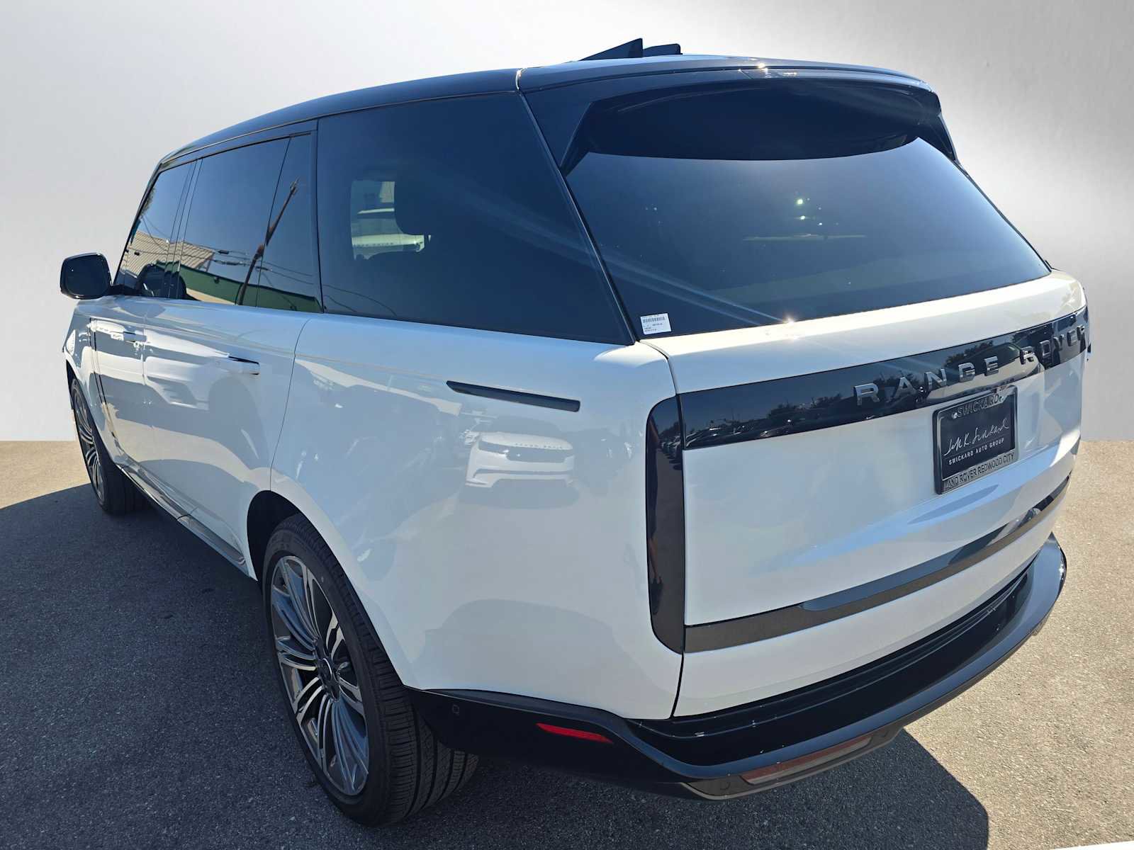 New 2025 Land Rover Range Rover Long Wheelbase SE image 5