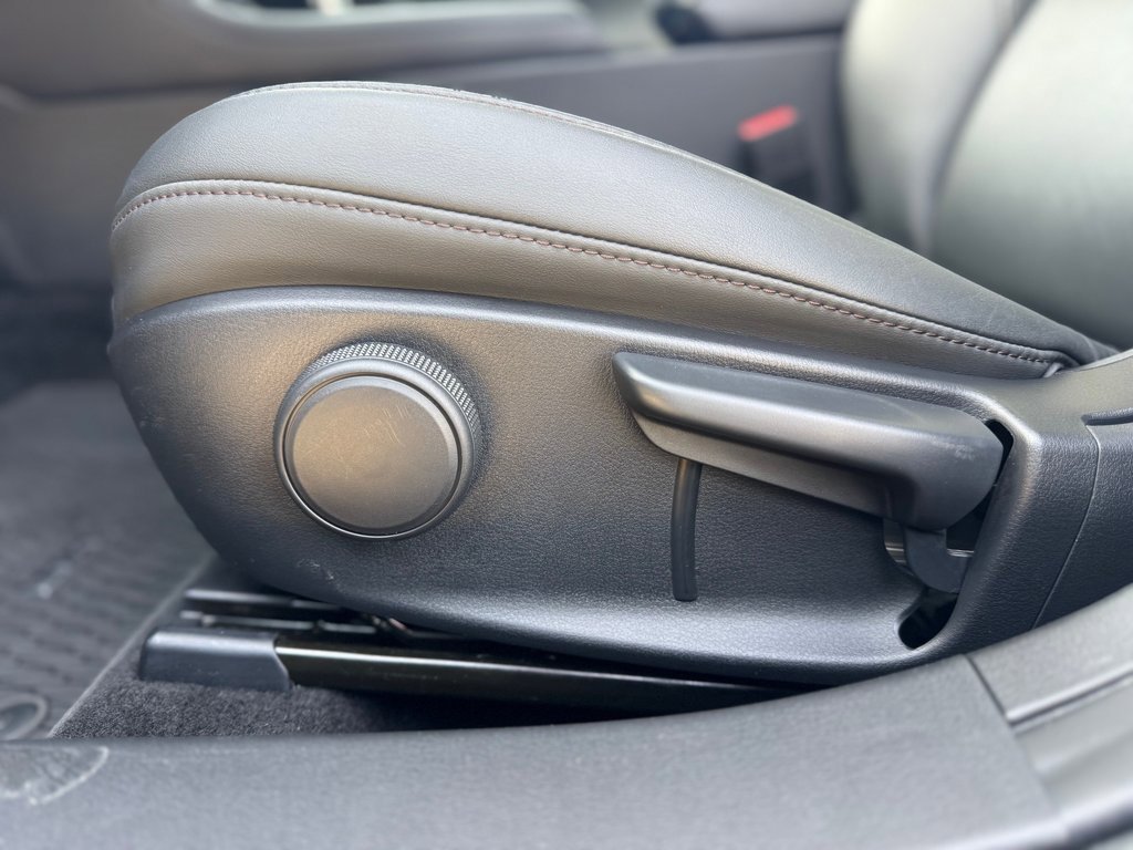 Used 2025 MAZDA MAZDA3 s image 9