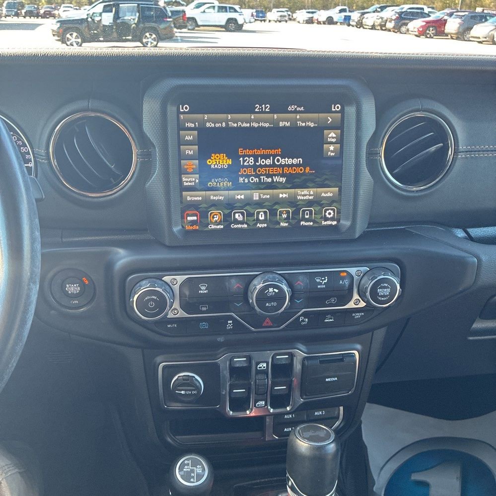 Used 2022 Jeep Wrangler Unlimited Sahara image 16