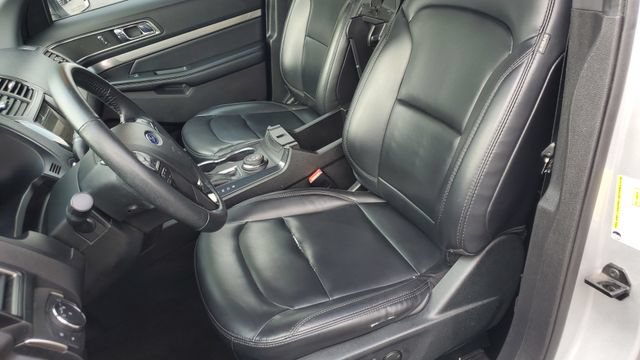 Used 2019 Ford Explorer XLT w/ Equipment Group 202A AWD/4WD image 19