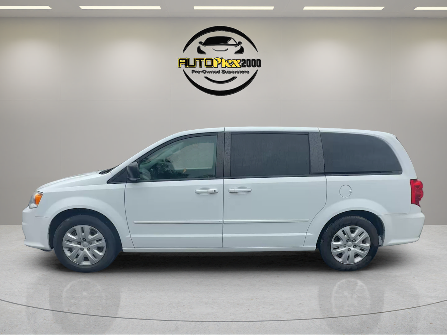 Used 2017 Dodge Grand Caravan SE w/ Power Window Group FWD image 4