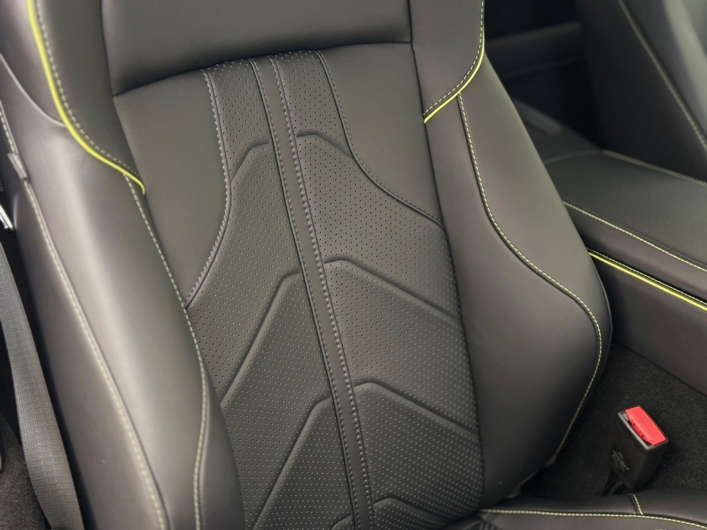 New 2025 Aston Martin V8 Vantage Coupe image 28