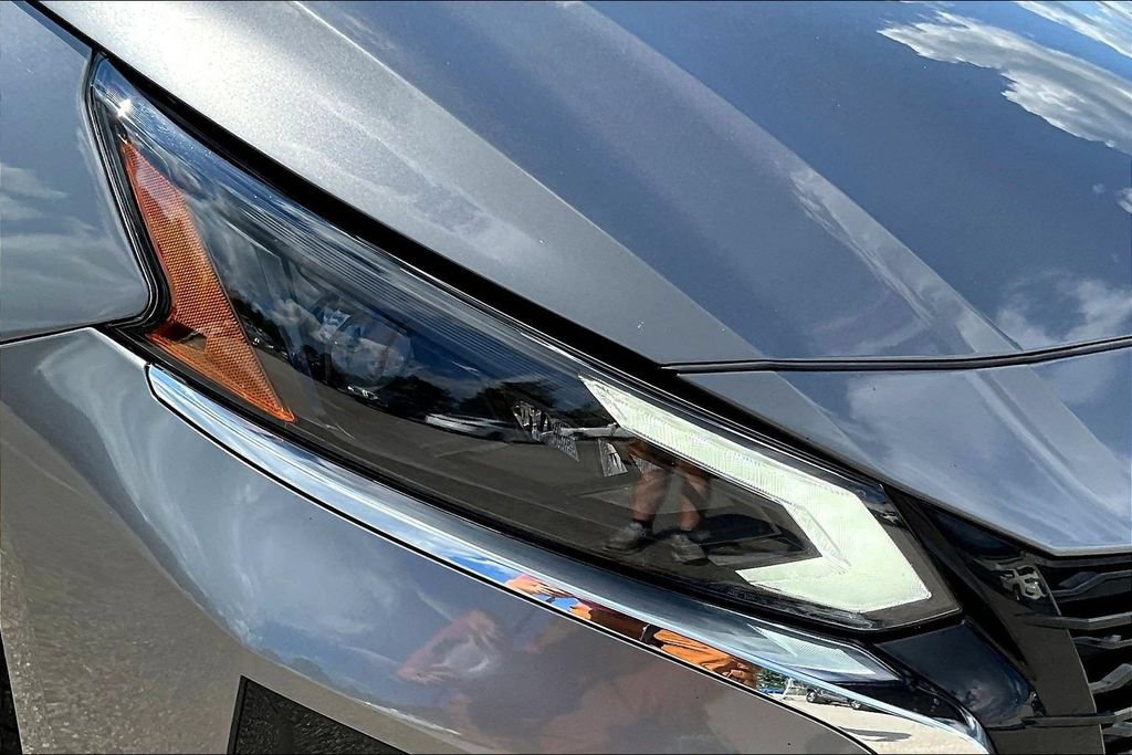 Used 2024 Nissan Altima 2.5 SV FWD image 32