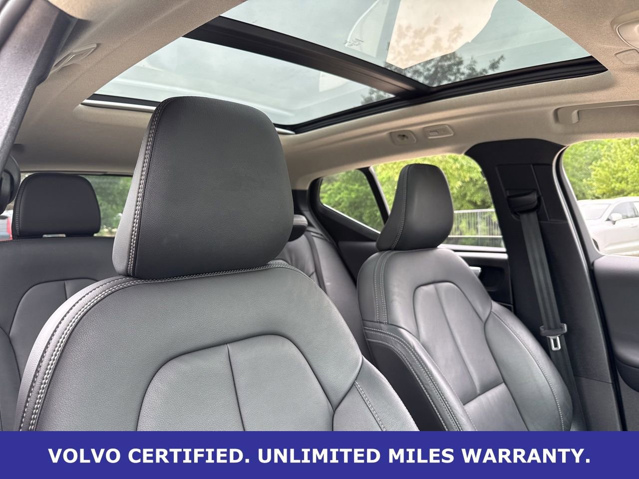 Used 2025 Volvo XC40 B5 Core AWD/4WD image 11