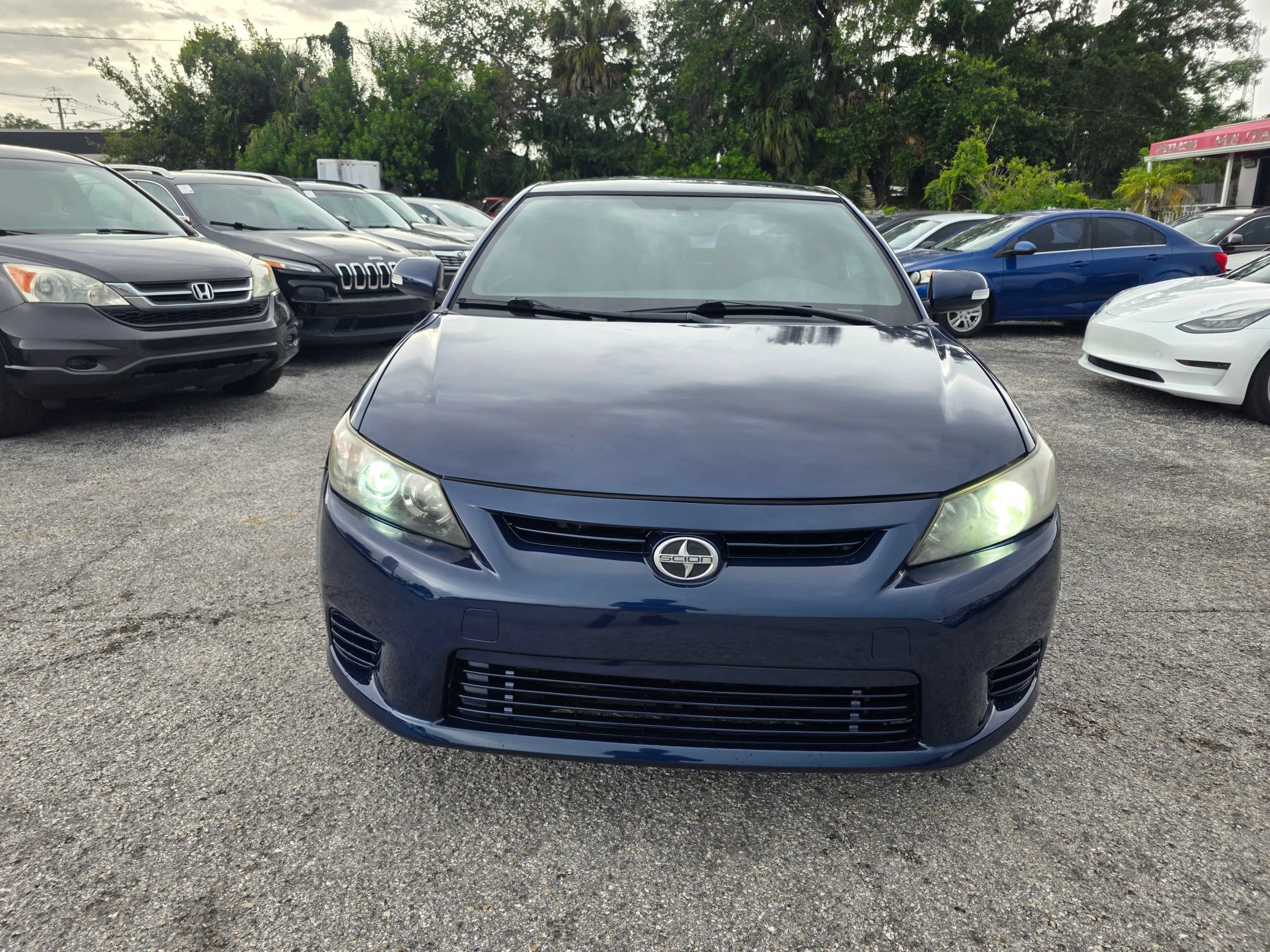 Used 2011 Scion tC FWD image 2