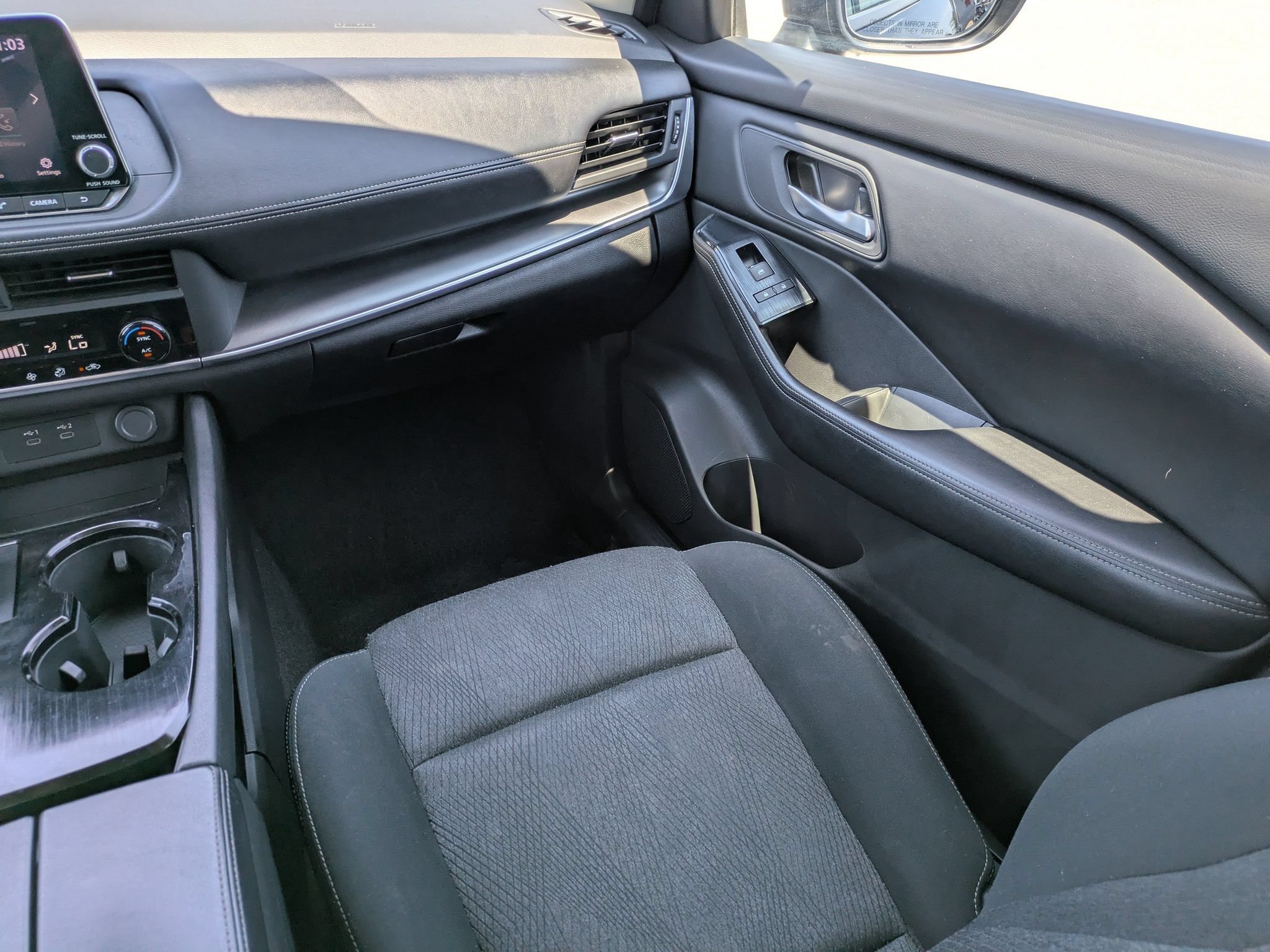Certified 2025 Nissan Rogue SV FWD image 18