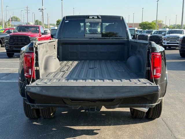 New 2025 RAM 3500 Limited image 7