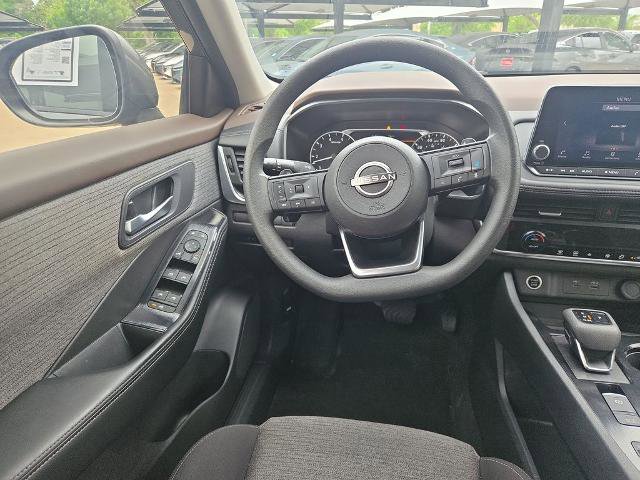 Certified 2023 Nissan Rogue SV FWD image 16
