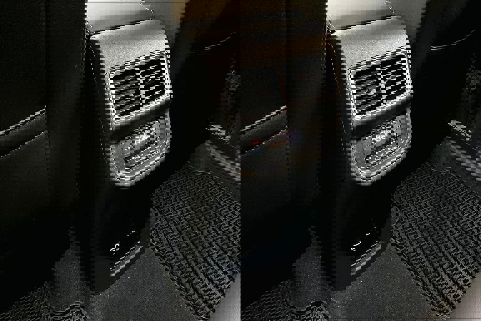 Used 2025 Volkswagen Atlas SE w/ Black Wheel Package image 35