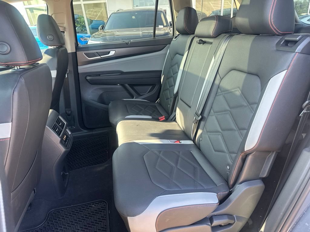 Used 2026 Volkswagen Atlas Peak Edition AWD/4WD image 11