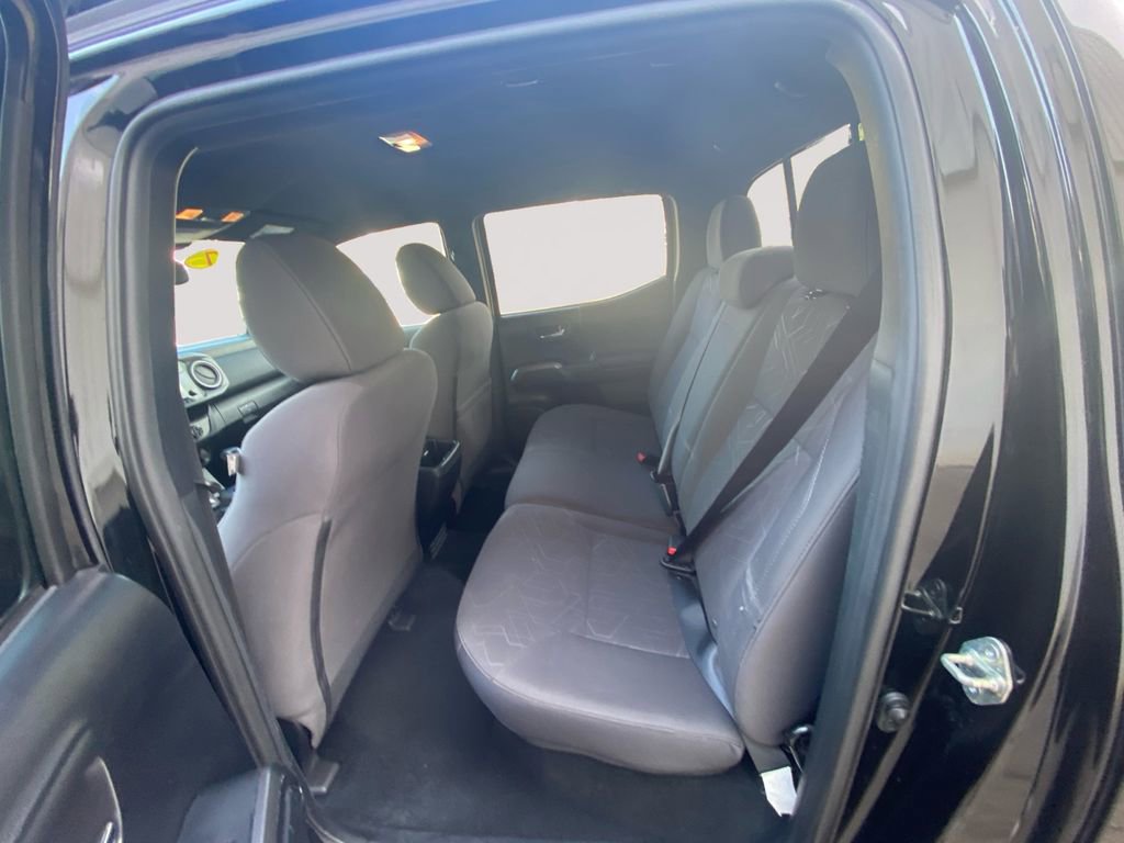 Used 2017 Toyota Tacoma TRD Sport w/ Tow Package (A/T) image 13