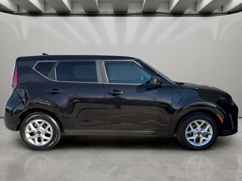 Used 2023 Kia Soul LX w/ Option Group 015 image 6