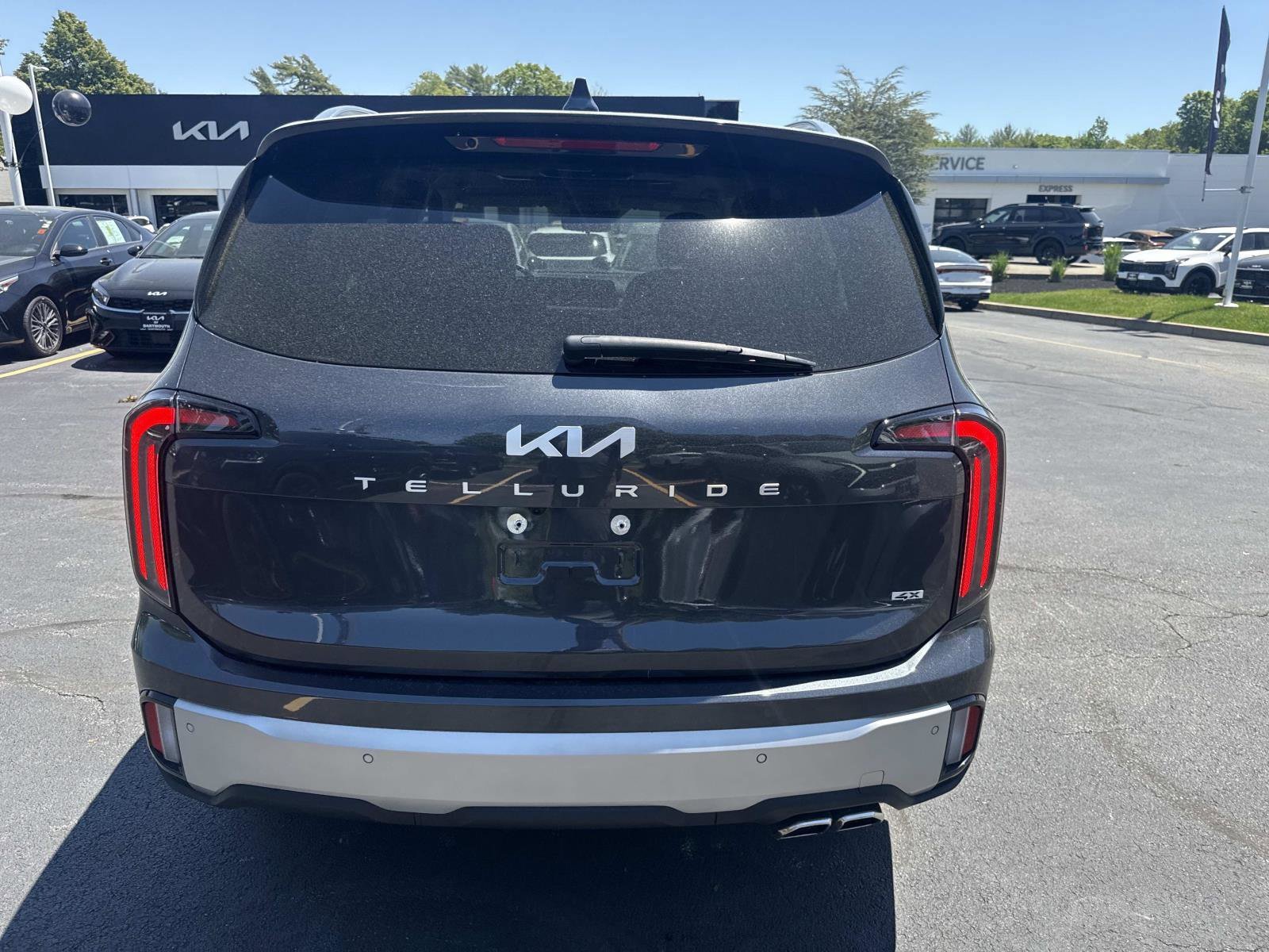 Used 2024 Kia Telluride SX Prestige AWD/4WD image 4