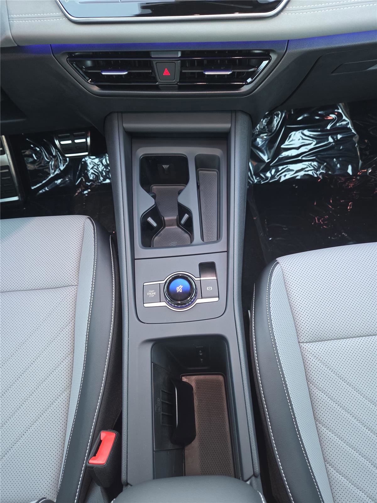 New 2025 Volkswagen Tiguan SE R-Line image 14