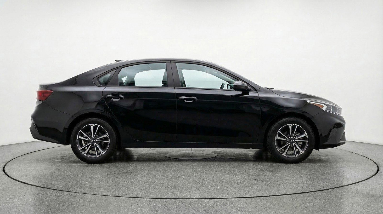 Used 2024 Kia Forte LXS FWD image 11