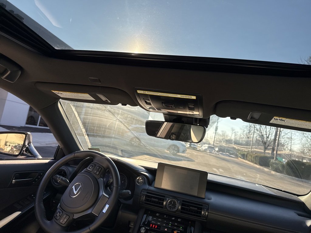 Certified 2025 Lexus IS 350 F Sport image 8