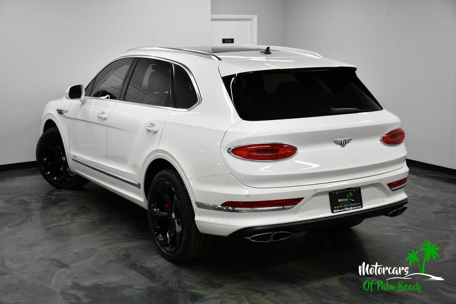 Used 2023 Bentley Bentayga AWD/4WD image 9