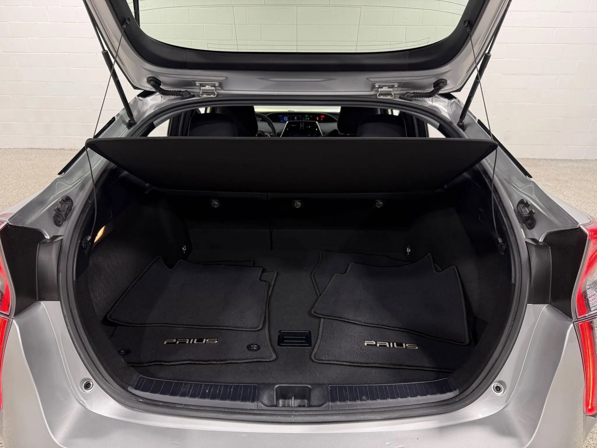 Used 2017 Toyota Prius Two image 64