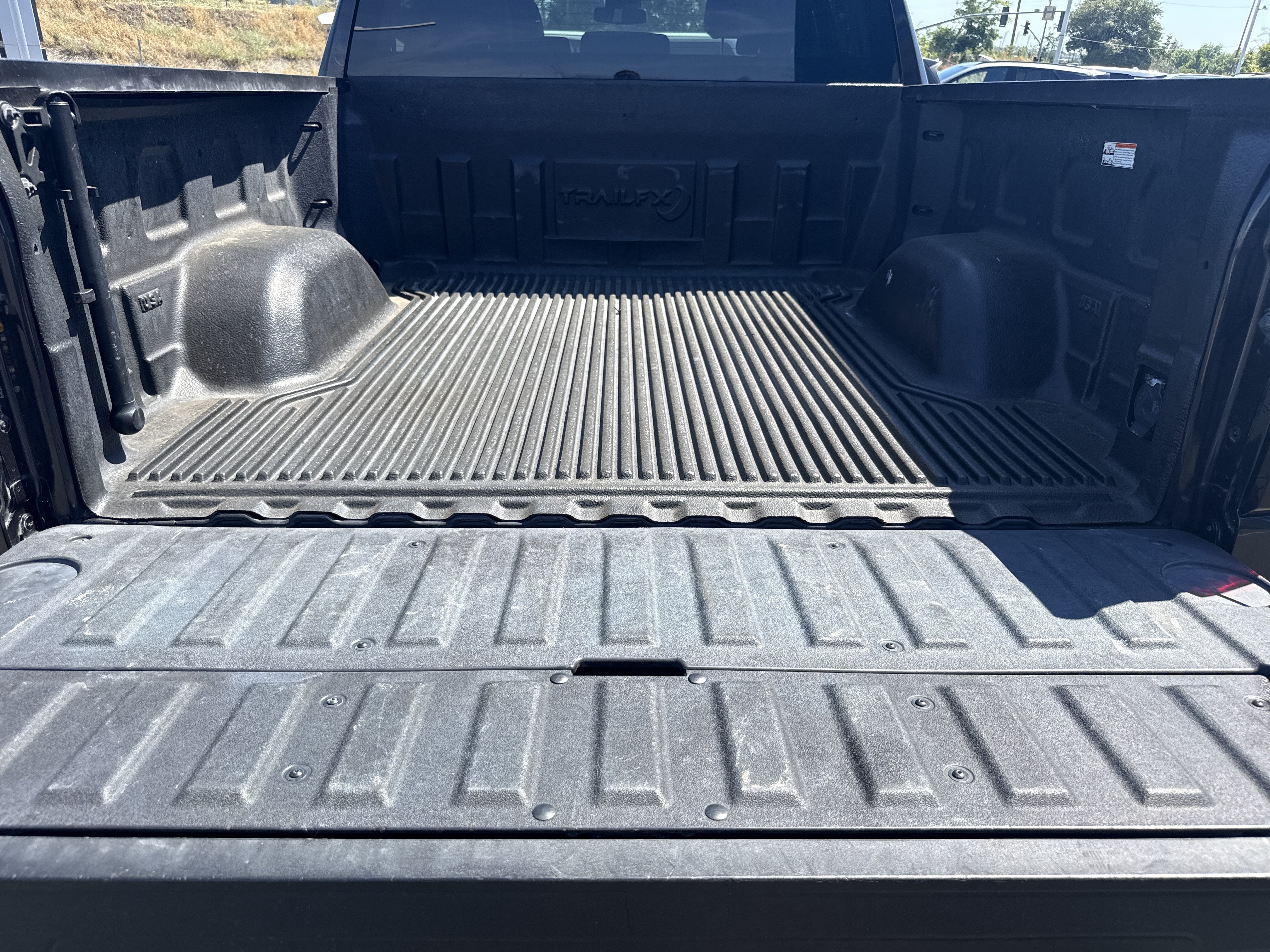 Used 2025 GMC Sierra 1500 SLT AWD/4WD image 21
